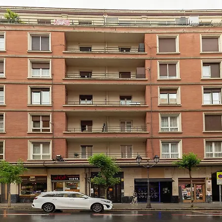 Diseño Y Elegancia En El Corazón De Bilbao