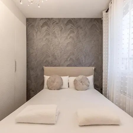 Diseno Y Elegancia En El Corazon De Apartment
